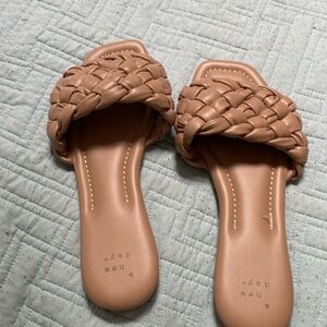 Women's Carissa Woven Slide
Sandals - A New Day Tan size 7